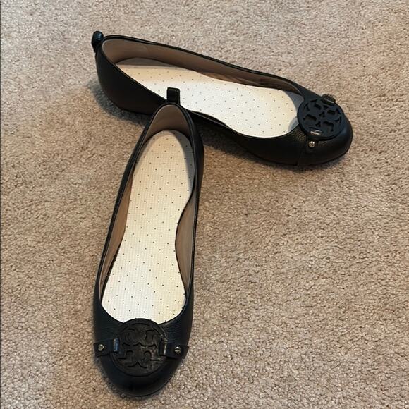 Tory Burch Black Flats with Logo Detail - Picture 1 of 7